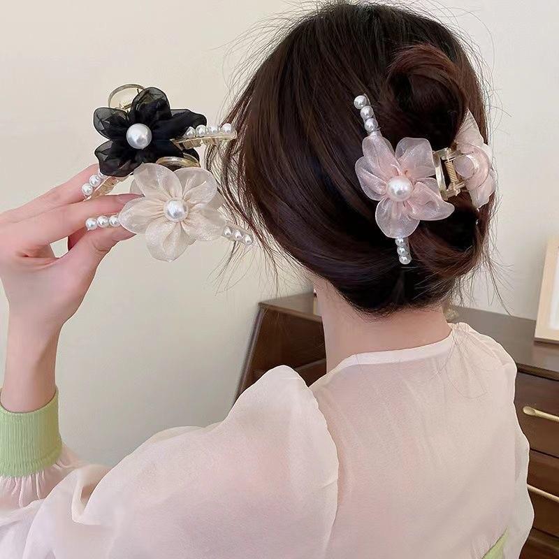 Korean Style High-End Flower Claw Hair Clip for Women's Updo - Sweet and Gentle French Shark Clip
