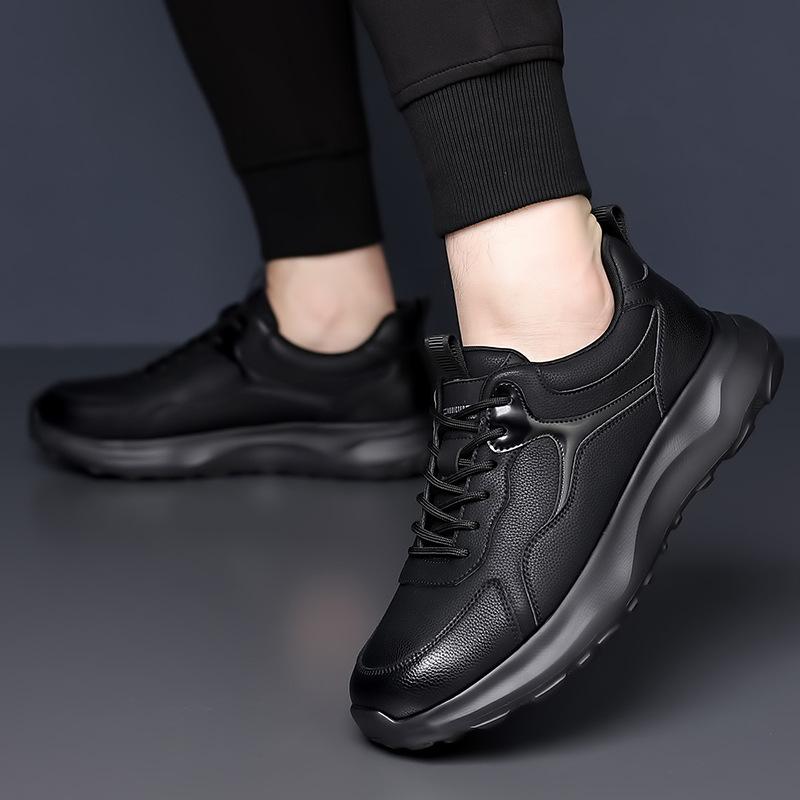 Fashion 2025 Autumn New Lightweight Men Casual Leather Sneakers Non-slip Breathable Male Outdoor Running Shoes Lace Up Soft Sport Shoes