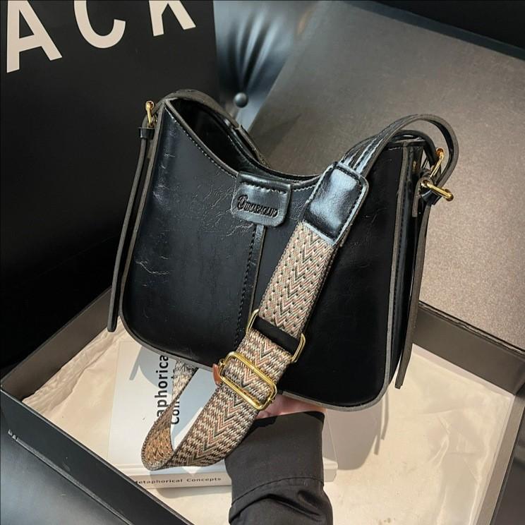 Minimalist Pu Shoulder Bag With Zipper Pocket For Daily Use