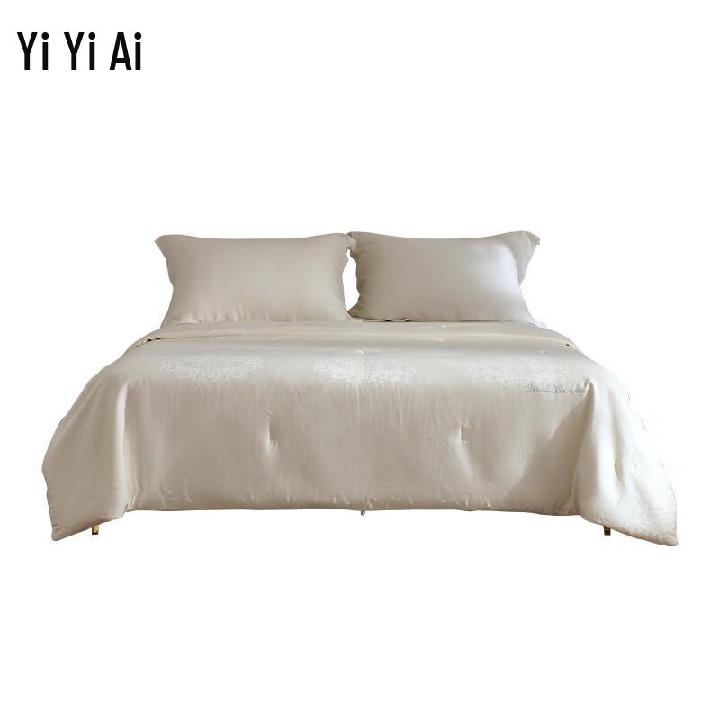 

Yiyiai Baroque Tussah Silk Quilt