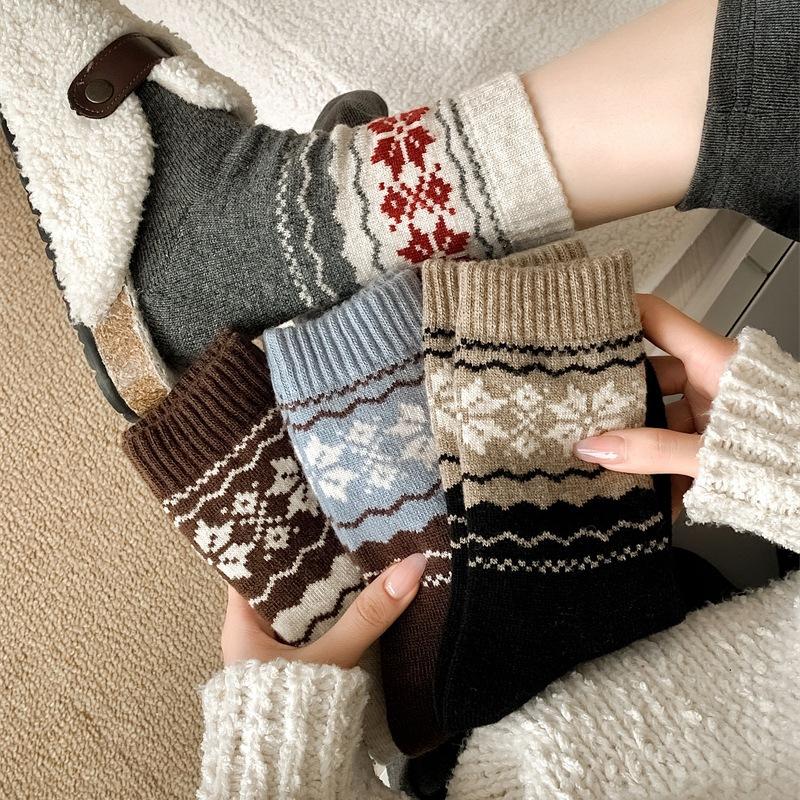 Women's Winter Vintage Thick Warm Colouring Snow Pattern Wool Pile Socks