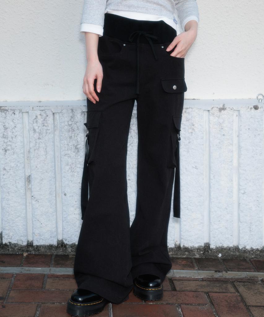 ROSEFRANTZ Cargo Slim Bootcut Pants [Black]