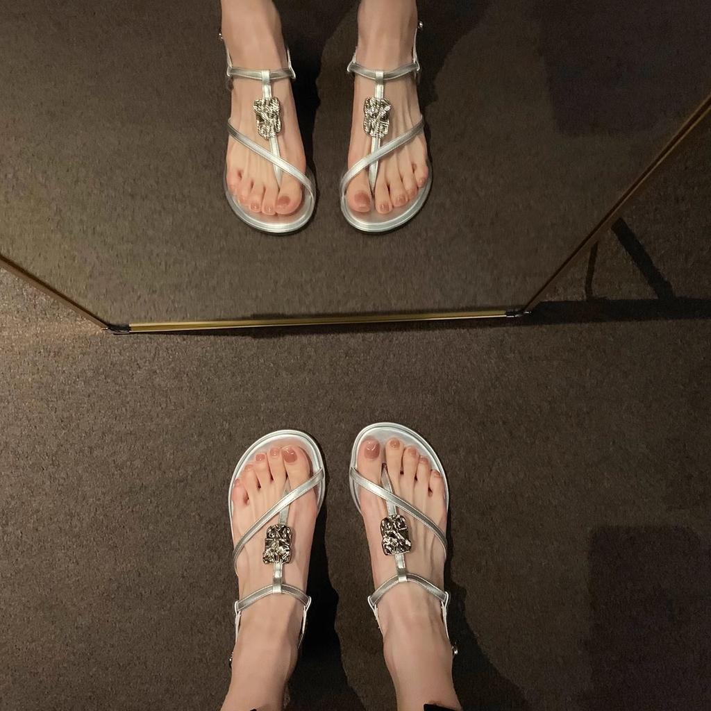 Cowhide Version~ Holiday Wind Fine Belt Pinch Foot Metal Buckle Design Low Heel Buckle Belt Leather Sandals Women