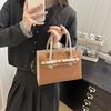Womens Large Capacity Shoulder Bag With Detail And Inner Phone Pocket For Street Style