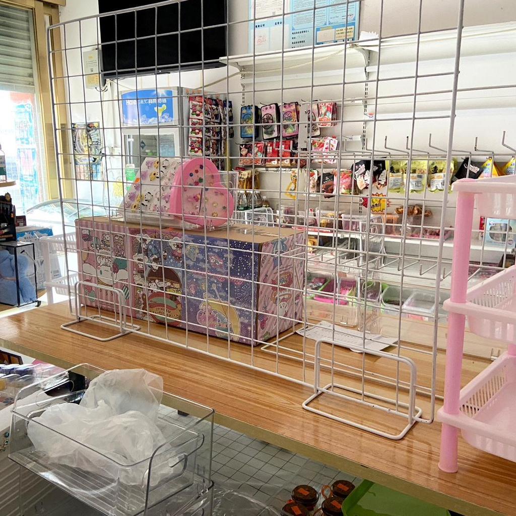 Movable Vertical Iron Mesh Grid Display Stand for Desktop Support