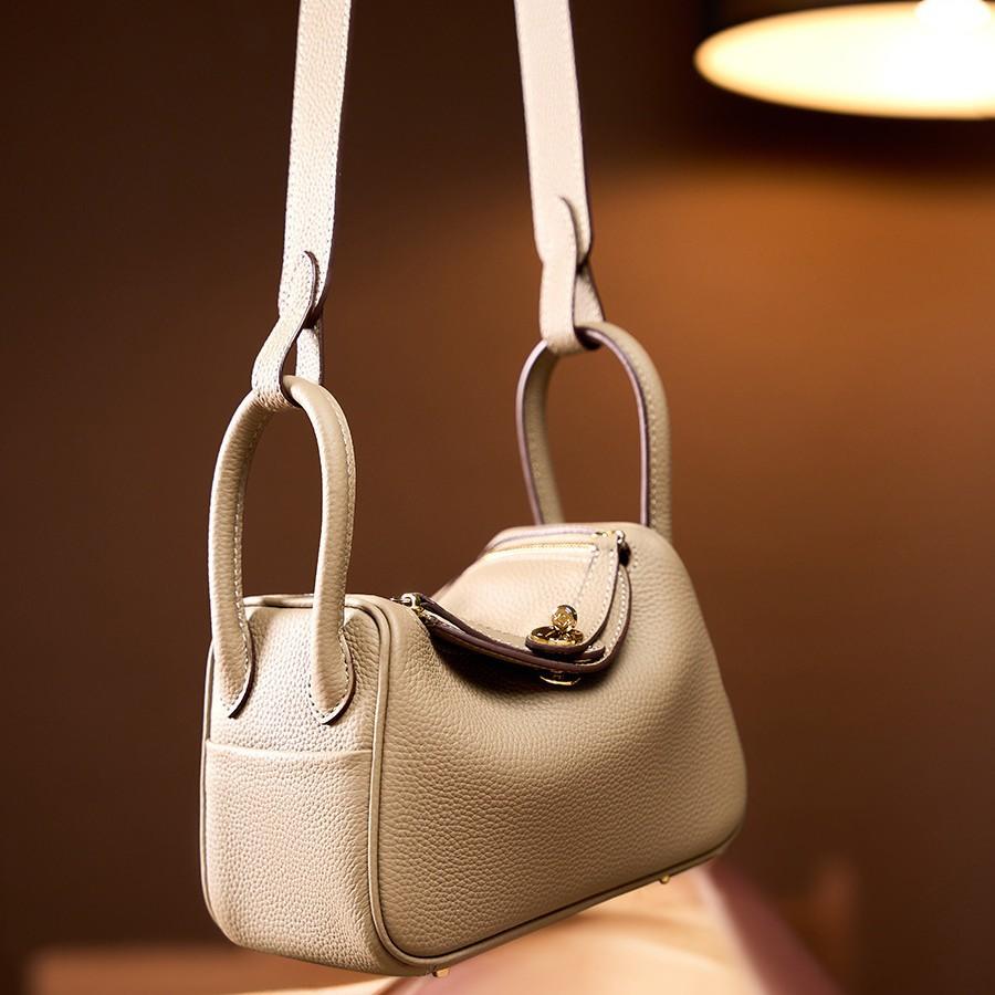 Autumn and Winter New Versatile Top-layer Cowhide Crossbody Bag Fashionable and Versatile Commuter Crossbody Bag