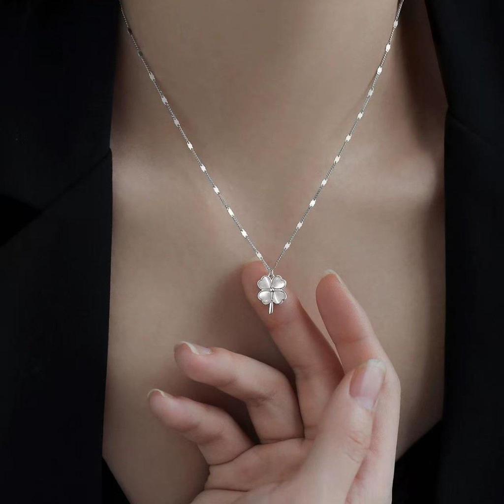925 Sterling Silver Four-Leaf Clover Light Luxury Clavicle Necklace - 2025 New High-End Women's Fashion Accessory.