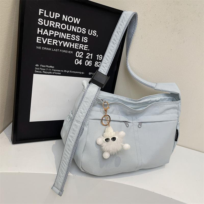 Nylon Cloth Dumpling Bag, the Same for Men and Women, One Shoulder Tote Bag, Large Capacity, Light Sports and Leisure Messenger Bag