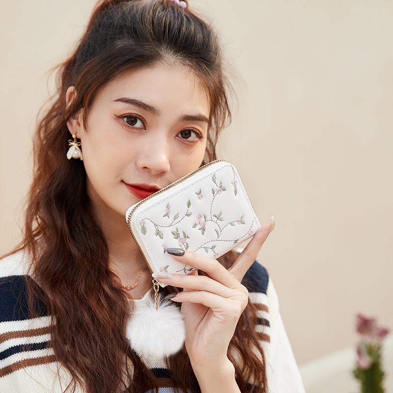 2023 Embroidered Ladies Clutch Pom Pom Wallet