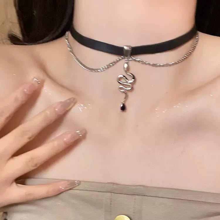 Silver Snake Double-Layer Water Drop Necklace: Cool, Spicy Sweet Girl Style Choker for Women