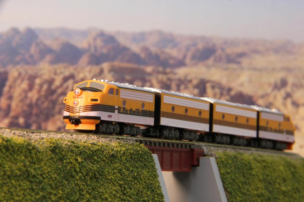 Rokuhan Z Gauge Z Shorty EMD F7 Železniční model Dieselová lokomotiva D&RGW ST012-3