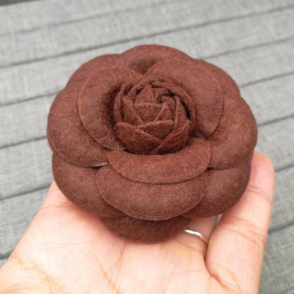 Korean Fabric Camellia Flower Brooch Pins Pearl Tassel Corsage Fashion Jewelry Brooches for Women Shirt Collar Accessories Gift