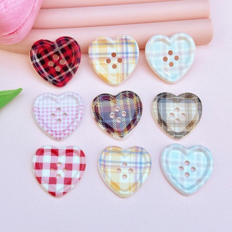 20Pcs Japanese Cute Plaid Heart Shaped Button Girls Wool Coat Cardigan DIY Sewing Decoration Women's Clothing Sewing Accessories