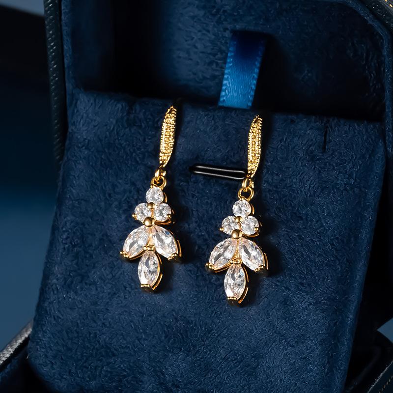 Fashion Small Fresh Ear Hook Copper Inlaid Zircon Women's Earrings High-end Elegant Temperament Stud Earrings Versatile Jewelry