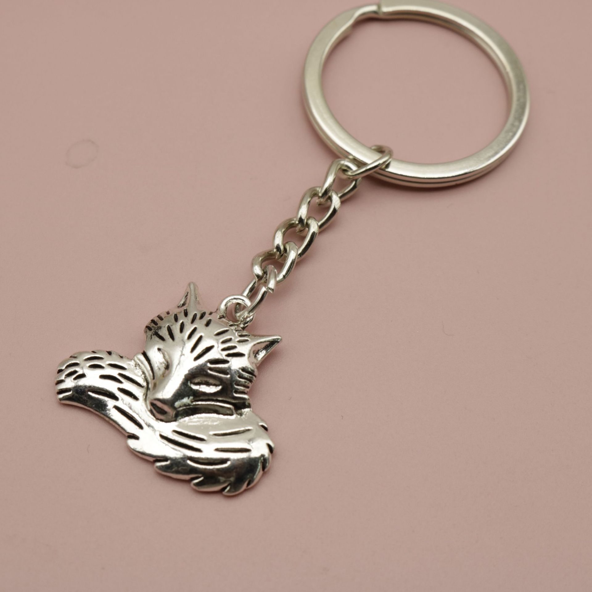 

Популярні ювелірні вироби, мінімалістичний брелок із лисицею one size