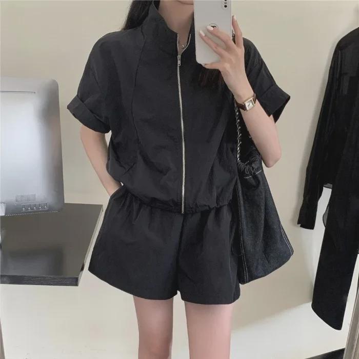 Set sport casual roz pentru femei 2024, format din două piese, cu protecție solară - Costum de vară lejer, cu pantaloni scurți subțiri.