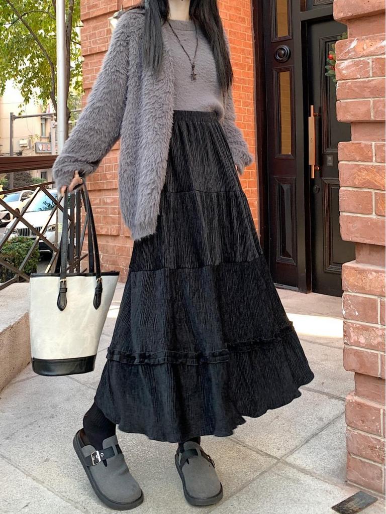 2025 Midirock mit hohem Bund, Plisseefalten und Rüschensaum für Herbst/Winter