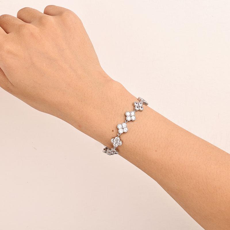 *Versa Sakura Zircon Clover Bracelet 16k Plated - Elegant, Durable Gemstone Jewelry*