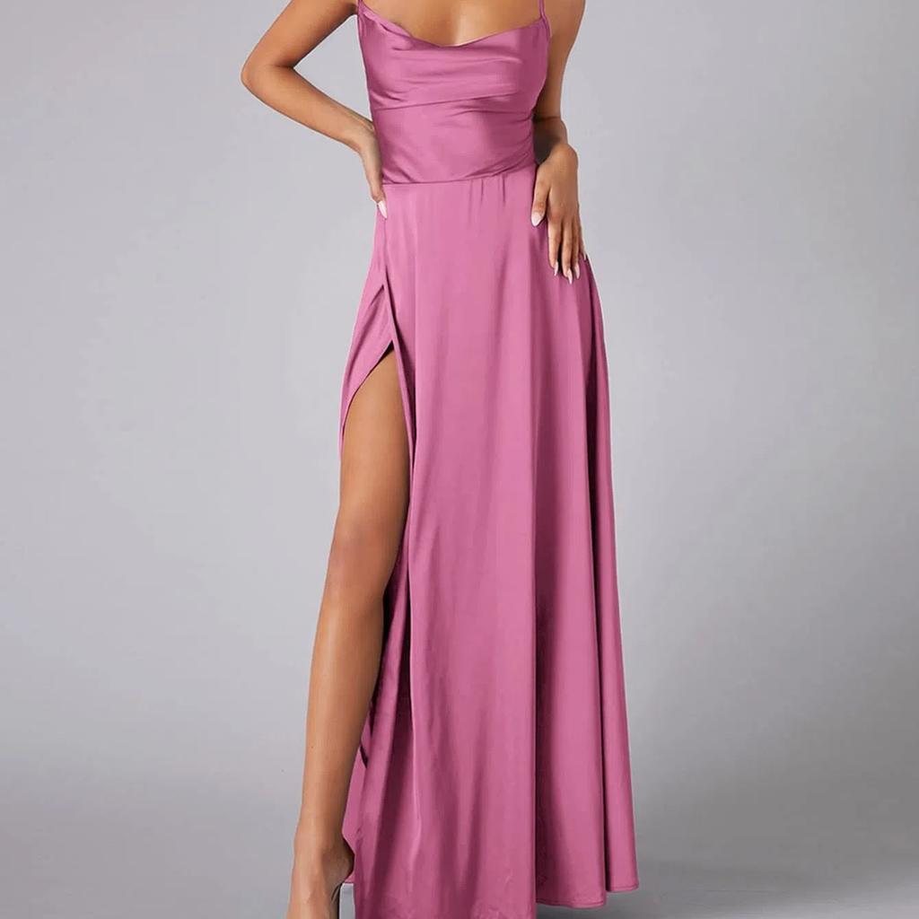 Women's Sexy Slimming, Body Fitting Backless Halter Neck Waist Cinching Long Gown Sleeveless Long Gowns with Side Slit for Special Occasions