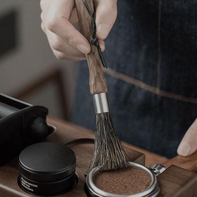 Reinigungsbürste für Kaffeemaschinen aus schwarzem Walnussholz, Haushaltsmühle, handgeschnitzte Griffbürste, hochwertige Reinigungsborsten