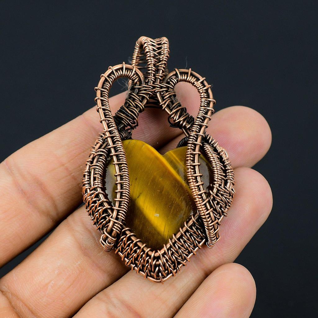 Colgante de joyería hecho a mano envuelto en alambre de cobre con piedras preciosas de ojo de tigre en forma de corazón, regalo de boda
