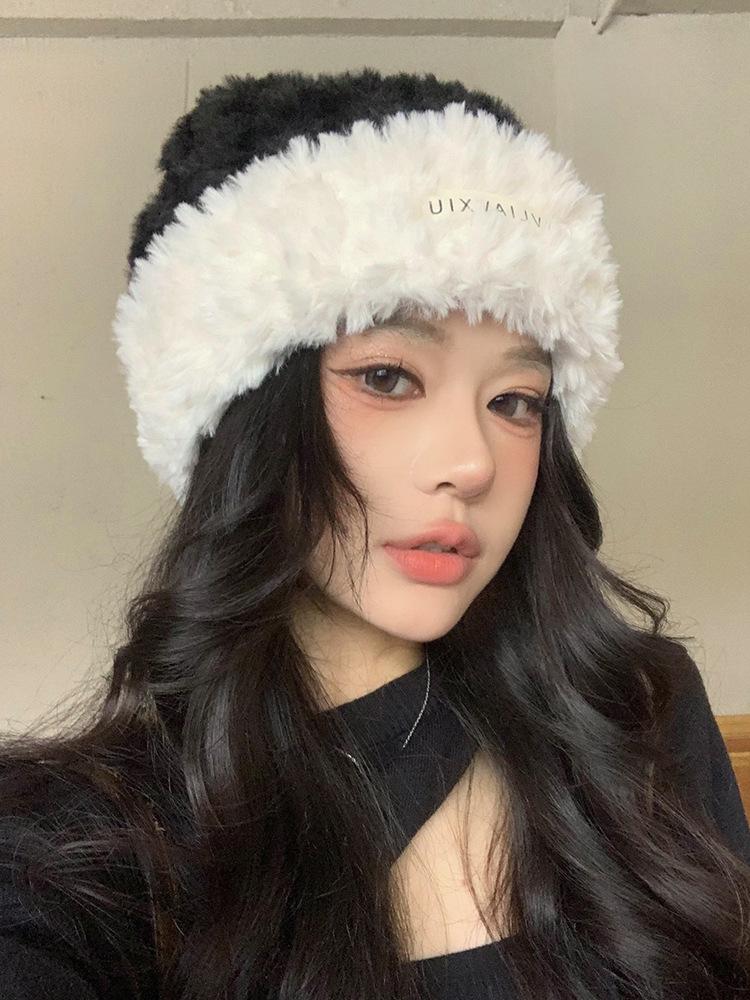 Wool hat autumn and winter women's versatile knitted bag head shows a small face and keeps warm, white plush plush cold hat big head circumference