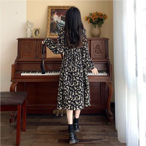 Floral dress autumn women's clothing new French black skirt small temperament autumn bottom dress