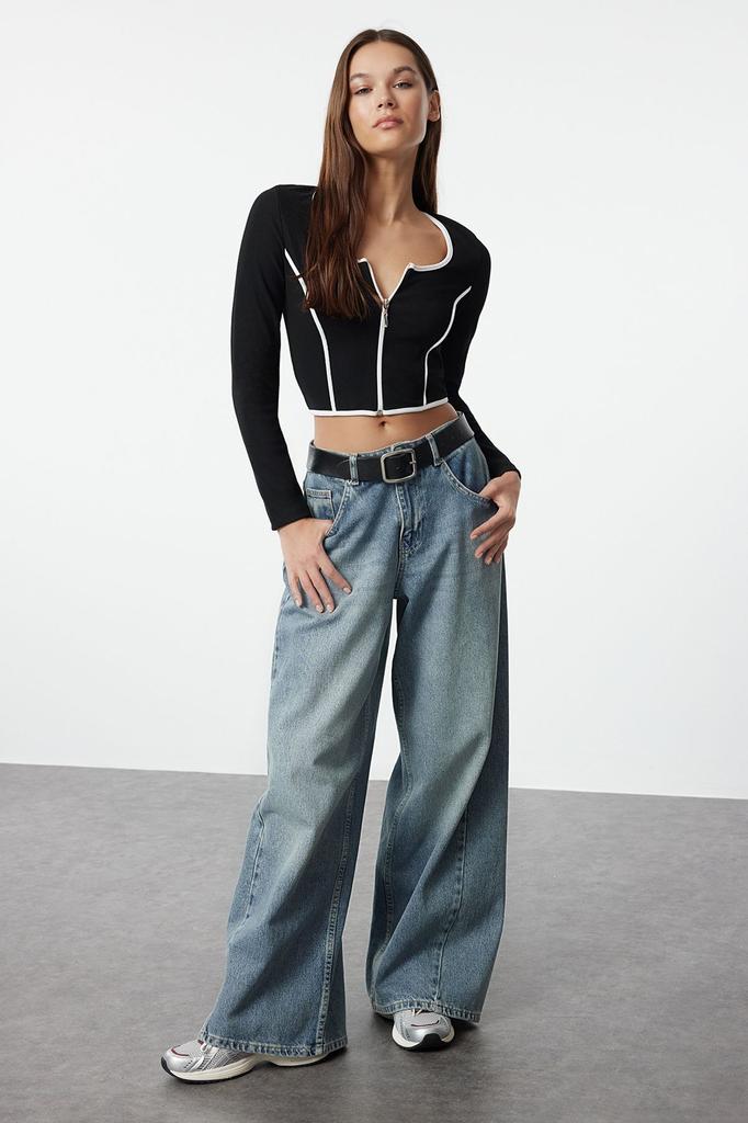 Women's Fashion White Contrast Piping Detailed Fitted Zipper Collar Stretchy Knitted Blouse