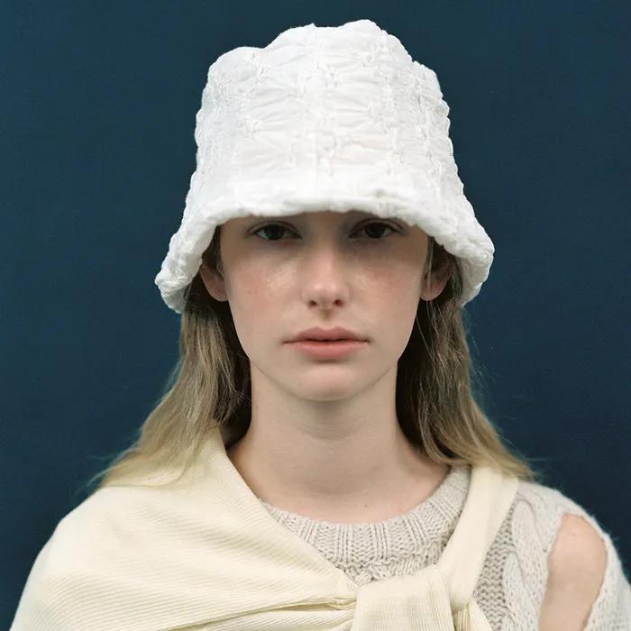 WAVY LAMPSHADE HAT_PUFF CREAM