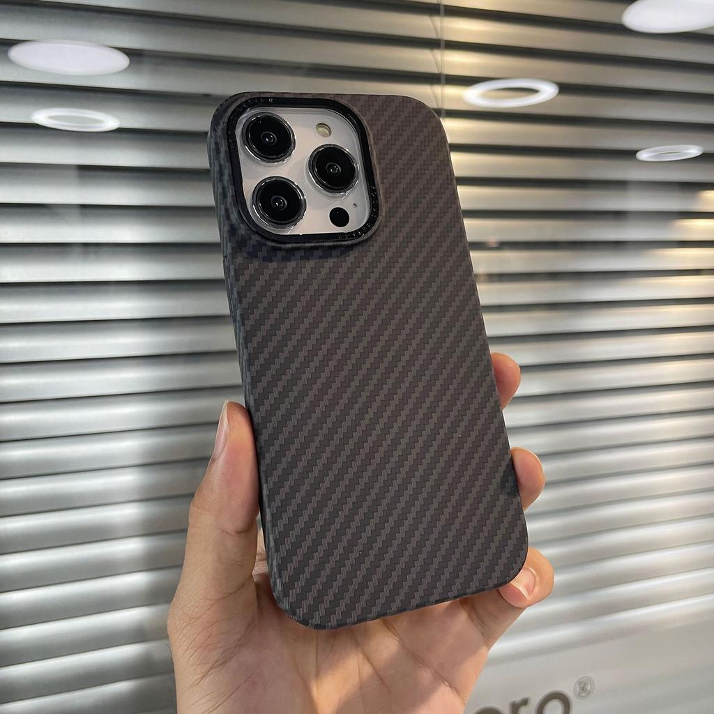 For IPhone16 Carbon Fiber Magnetic Phone Case for Apple 15pro Hardware Button Mobile Phone Protective Cover Anti-fingerprint