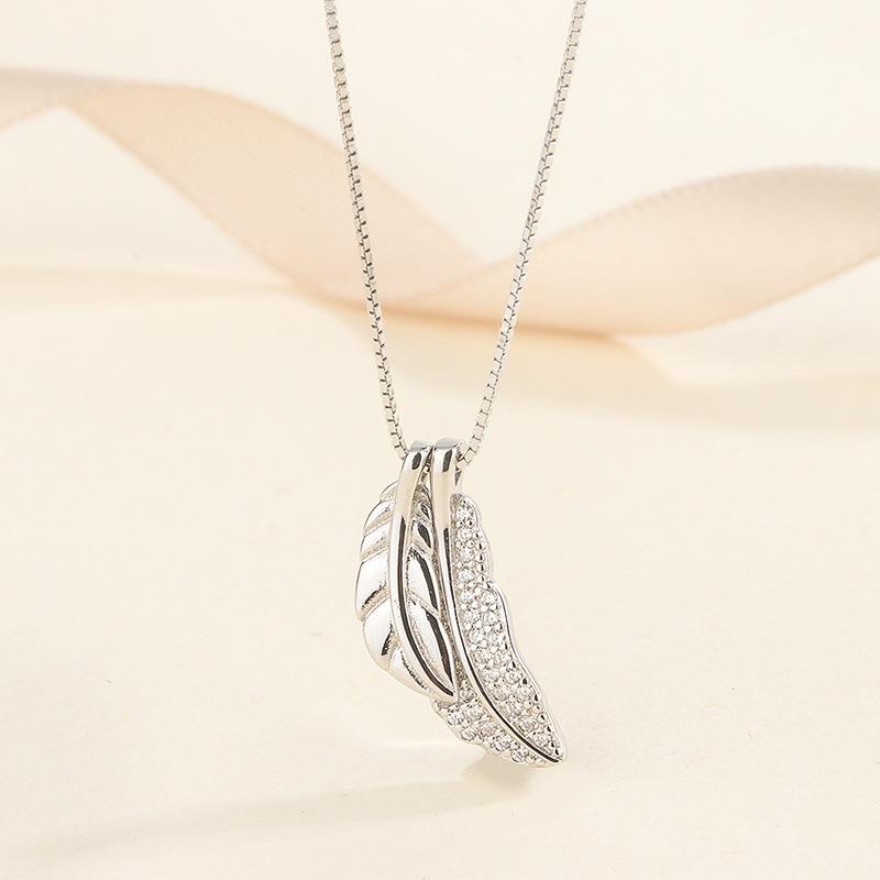 Leaf Necklace for Women Japanese and Korean Simple Student Mori Feather Pendant Clavicle Chain Neck Chain