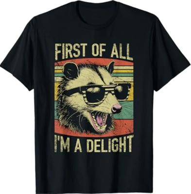 Zuerst einmal bin ich ein entzückendes lustiges schreiendes Opossum Opossum T-Shirt