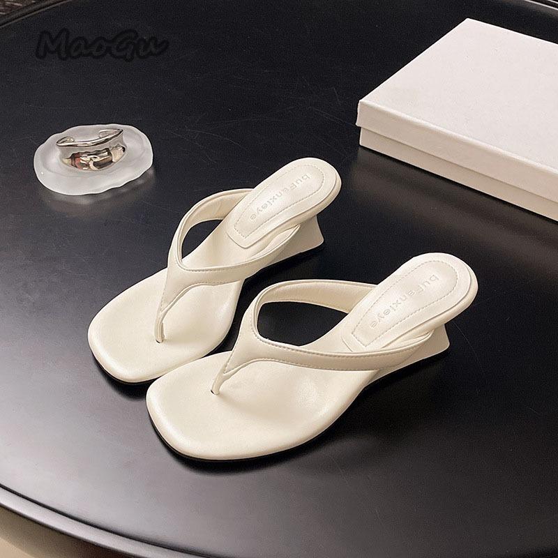 Lässiges Design Sommer klobige Damen Slipper Mode elegant Zehentrenner Plateau dicker Absatz Slides Damen Strand Sandalen Schuhe