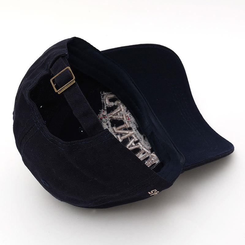 Klassisk brodert truckerhatt, justerbar dad-hatt med kanadisk broderi, uformell stil, mykt middels stoff