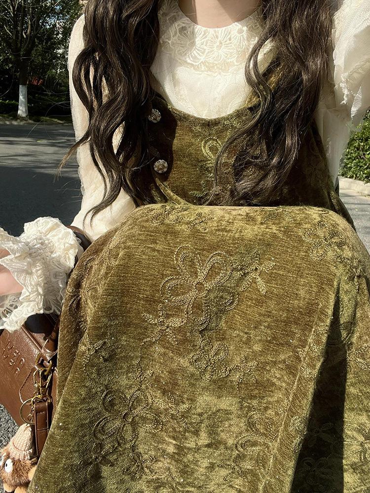 New Spring 2025 Women s Retro Two-Piece Vest Dress Set – Petite Fit, High-End Long Dress Extra Large