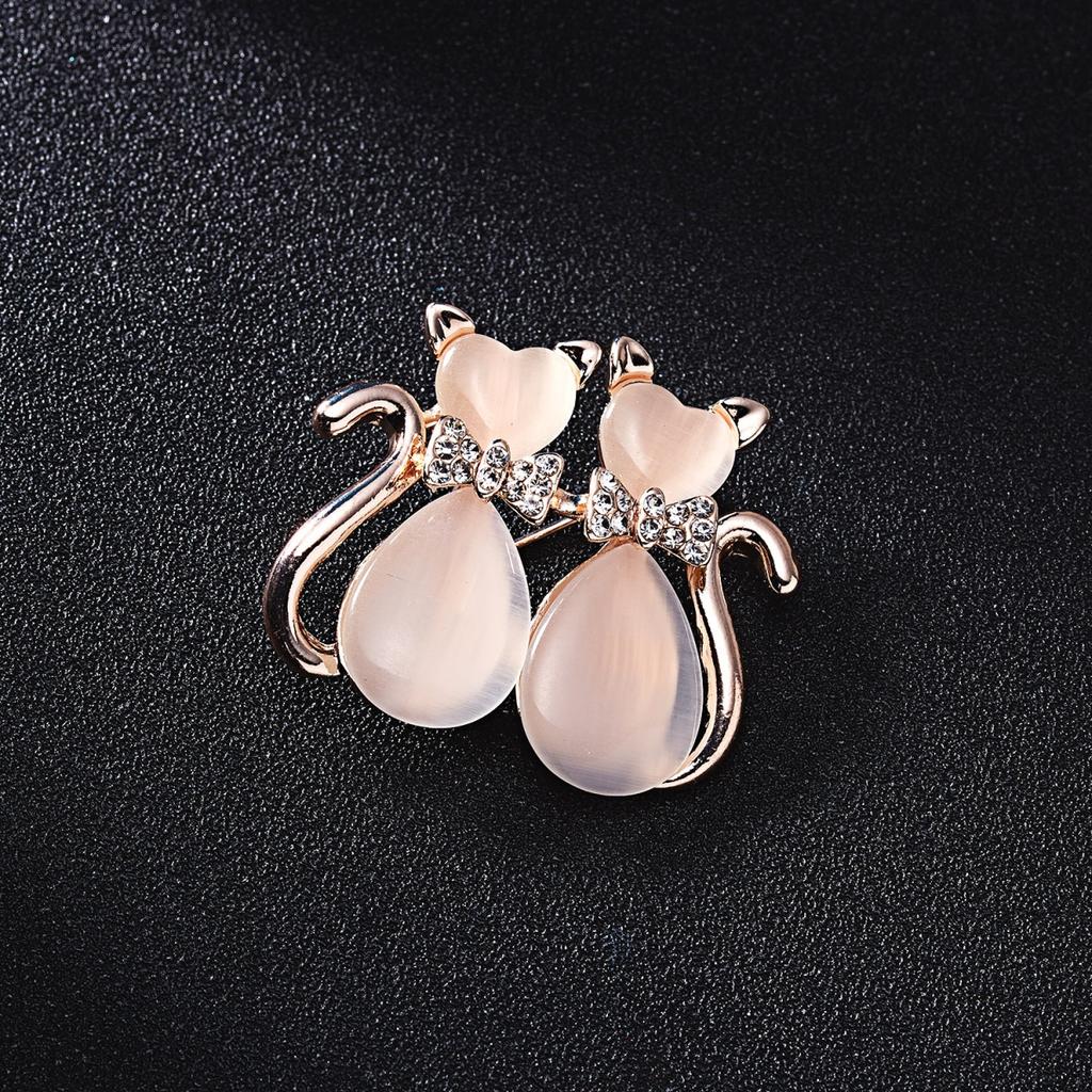 Exquisite Wearing Crown Opal Cat Brooch For Women Men Elegant Crystal Lovely Cartoon Kitten Owl Buckle Lapel Pins Party Jewelry