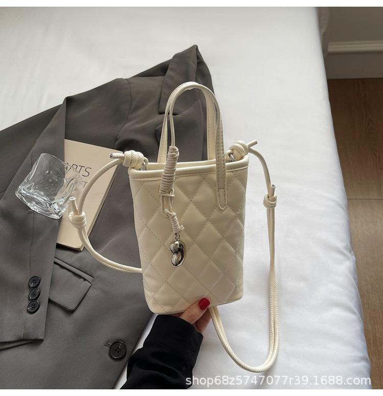 Fashion Diamond Small Bag Women's 2025 New High-end Niche Design Mobile Phone Bag Foreign Style Portable Messenger Bag Tide