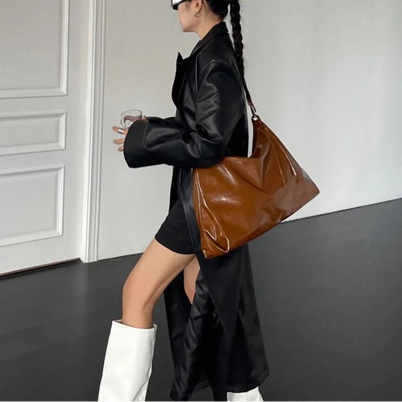 Womens Tote Bag Aesthetic Vintage Fashion Artificial Leather Shoulder Bag Autumn and Winter Large Capacity Handbag