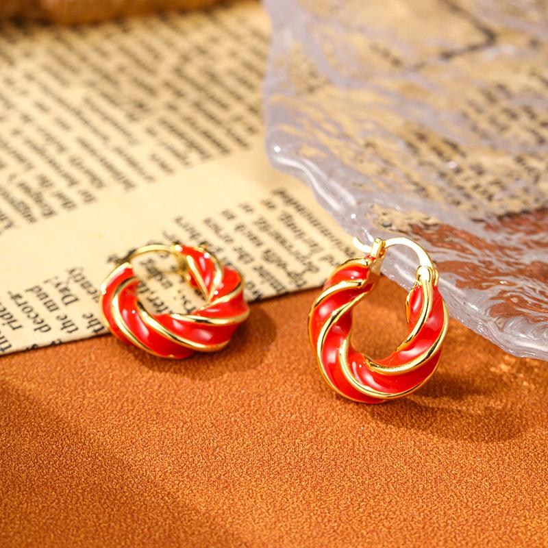 High-End Spiral Enamel Ear Cuffs: Retro European & American Niche Hoop Earrings for Women