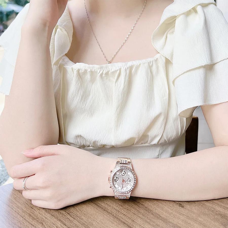 Watch Women Quartz Movement Crystal Inlaid Rose Gold Dial Strap Luxurious Design Fashionable Style For Daily/Date Wear A Gift For Girlfriends GW0320L3