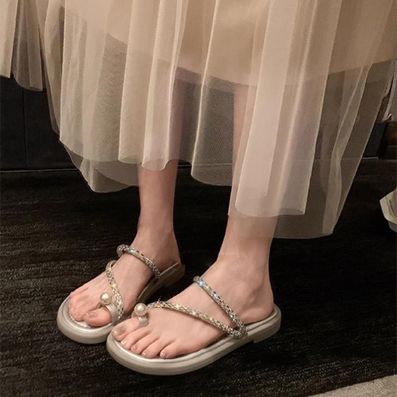 Fashion Luxury Bling Crystal Design Brand Flat Slippers Women Elegant String Bead Narrow Band Flip Flops Summer Comfort Beach Sandals