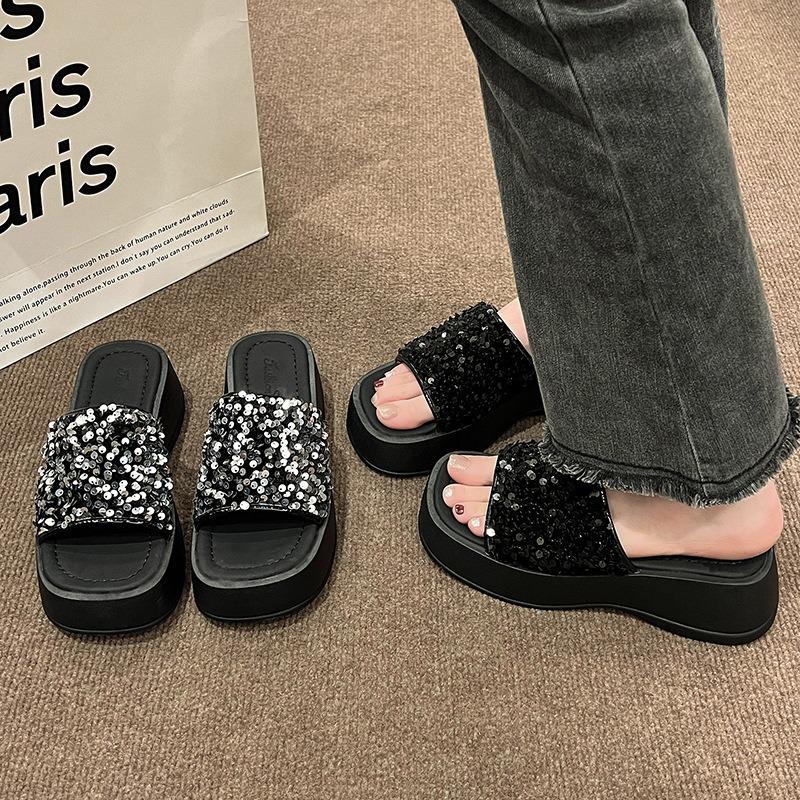 Slippers Women's Summer Wear Fashion New Beach Muffin Thick Bottom Sequins Beautiful Cool Slippers