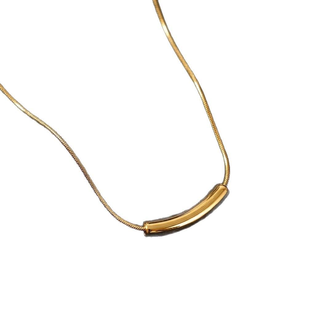 New stainless steel necklace 18k real gold European and American irregular pleated titanium steel neck chain jewelry