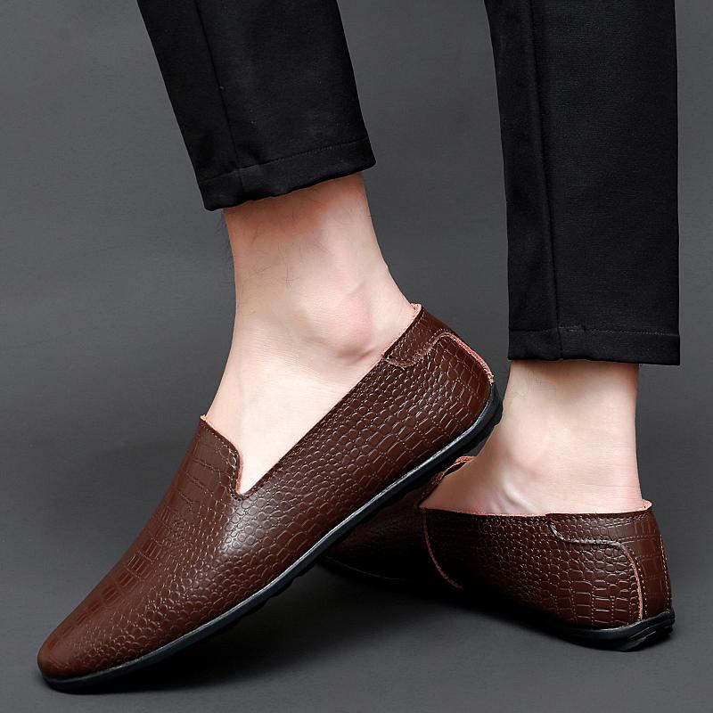 Mode Herrenschuhe Slipper England Atmungsaktive Herren Echtleder Slipper Bequeme Schuhe für Herren Leichte Slipper Herren Mokassins