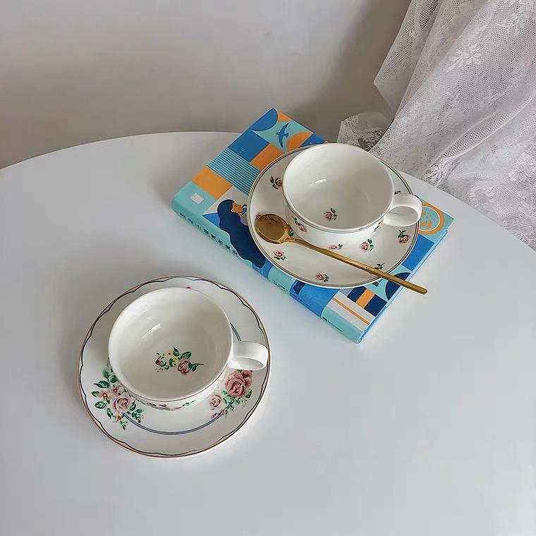 Ins Květinový hrnek Hrnek na kávu Sada nádobí Dvoudílná sada Šálek na kávu Keramický hrnek na vodu Hrnek na mléko Šálek na odpolední čaj