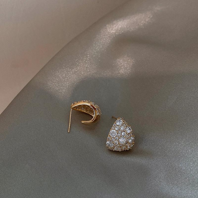 Zircon water drop stud earrings women's simple design sense cold wind earrings fashion versatile earrings niche high sense
