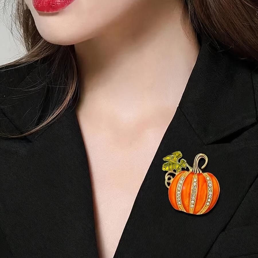 Sparkling Rhinestone Pumpkin Brooch, Enamel Coating Zinc Alloy Material for Halloween and Casual Decoration