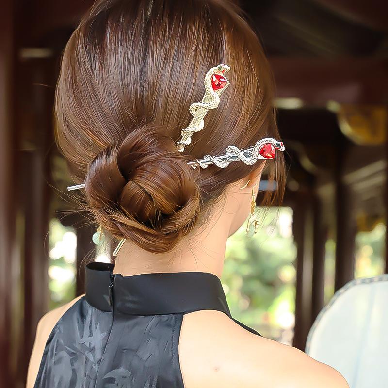 Red Zircon Snake Shape Hair Sticks Hairpin for Women Chinese Style Trendy Punk Metal Crystal Hair Accessories Headwear Hairstyle