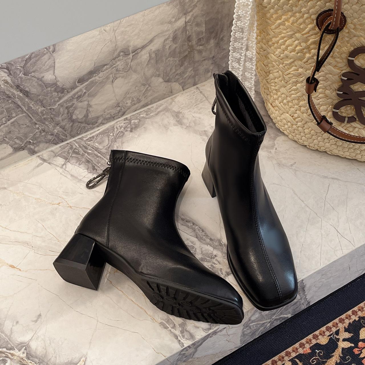 

High heel thick heel short boots women s autumn and winter 2025 new Korean version velvet thin boots square head sexy zipper short boots 40 чорний