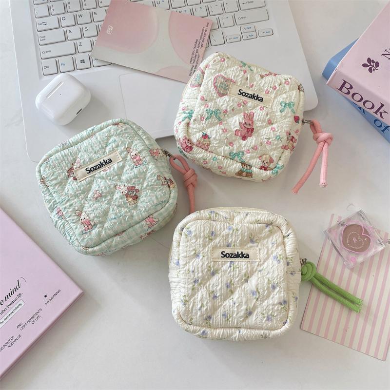 Cartoon Girls Sanitary Napkin Storage Bag Large Capacity Girls Menstrual Sanitary Napkin Storage Bag Portable Bag